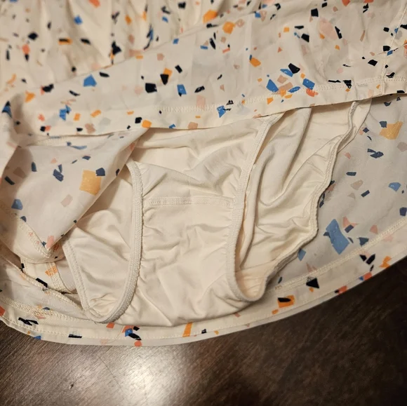 Fabletics shorts NWT - Picture 4 of 8